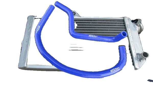 Aluminiumkylare, hållbara silikon slangar, designade för Suzuki LT 250 R,Blå