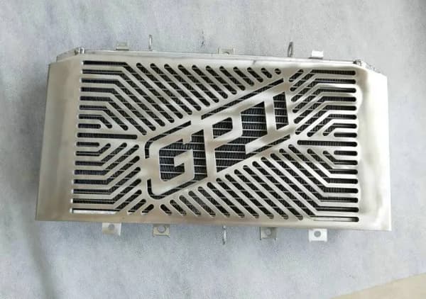 Aluminiumradiator, ökad kylkapacitet, hållbara TIG-svetsade tankar,Radiator skyddskåpa