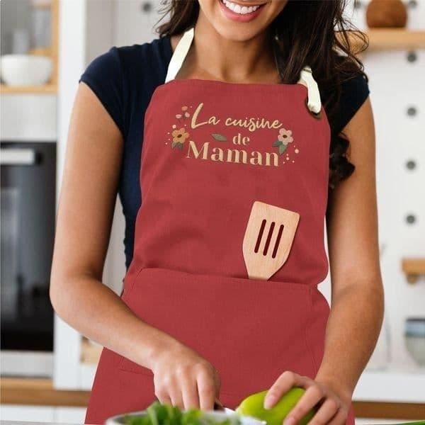 Förkläde - Mamas kök - Broderat - 100% bomull - Frams Pocket - Justerbar one size
