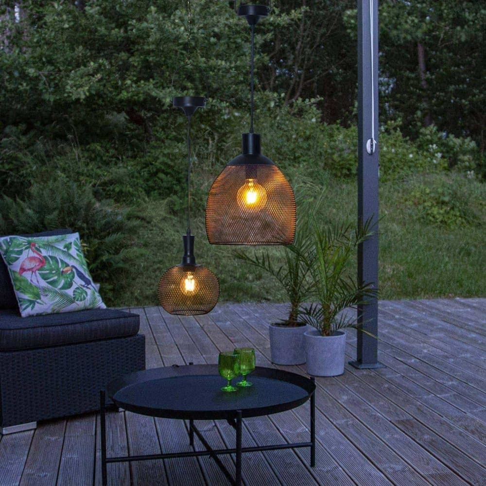 Solcellsdriven lampa i svart metall 35cm