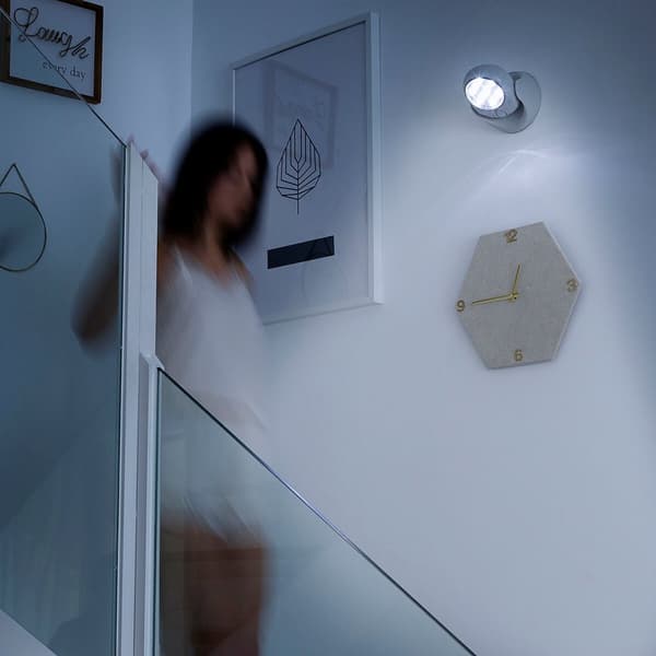 LED-lamppu Liiketunnistimella Lumact 360º InnovaGoods