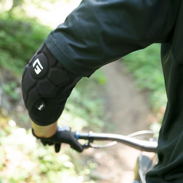 G-SHAPE PRO-KESTÄVÄ 2 MTB KYYNÄRPÄÄTYYNY