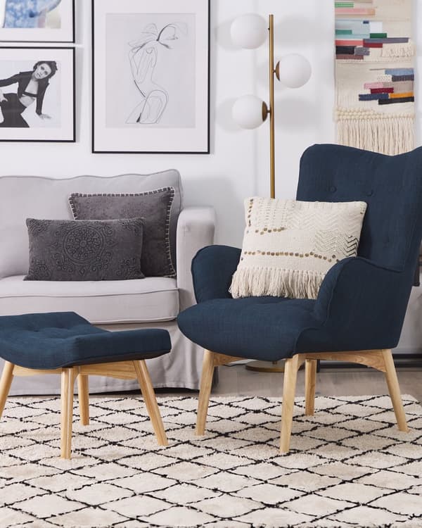 Fåtölj med Fotpall Mörkblå Tyg Dekorativa Knappar Modern Stil