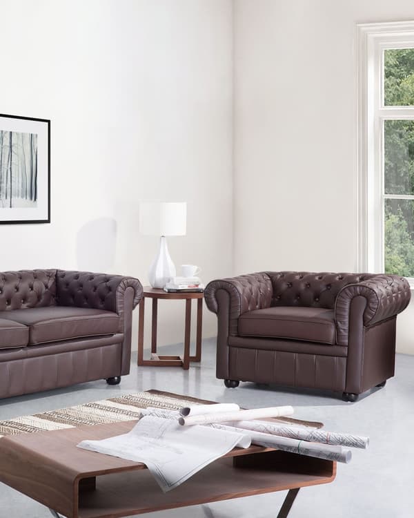 Nojatuoli ruskea 108 x 70 x 80 cm nahkaverhoilu chesterfield napitettu