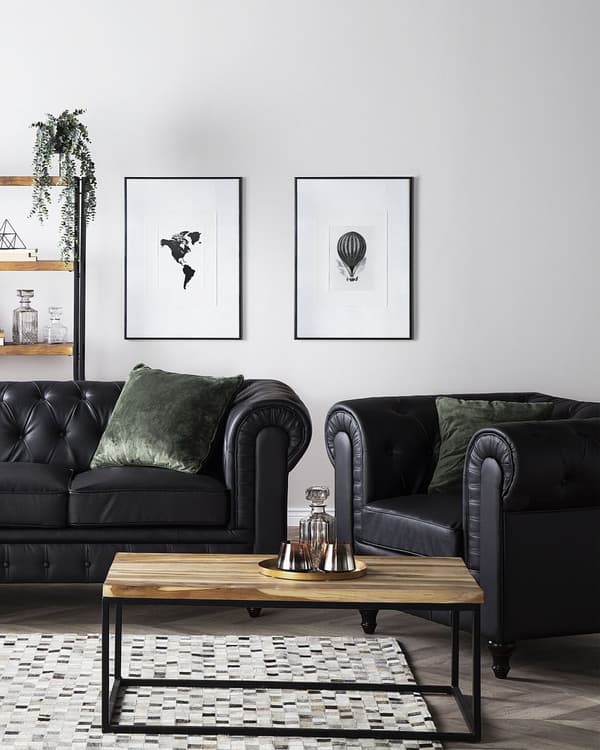 Chesterfield Læderlænestol Sort med Sorte Træben 112 x 85 x 79 Bred Tyk Polstret Armstol Knap Tuftet Kunstlæder Venetiansk Barok stil Stue