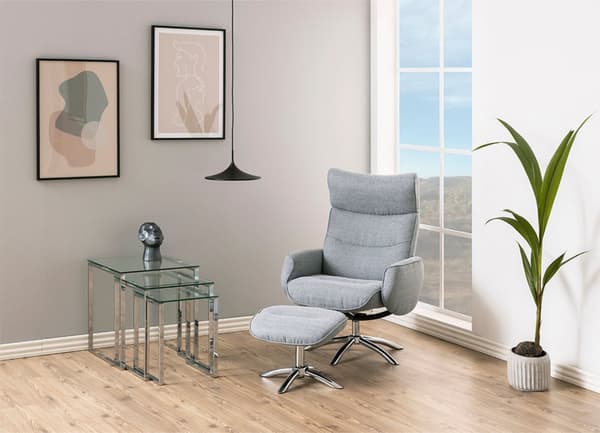West recliner lenestol inkl. puff i lys grå stoff.
