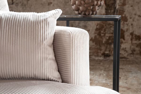 Sofia fåtölj sammet beige.