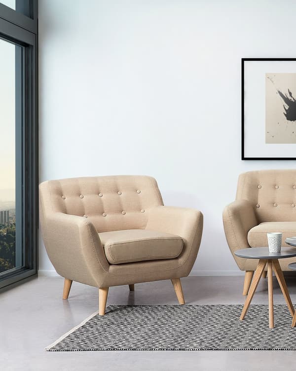 Lenestol Stol Beige tuftet rygg Lette trebein Tykt polstret Stue Barnehage