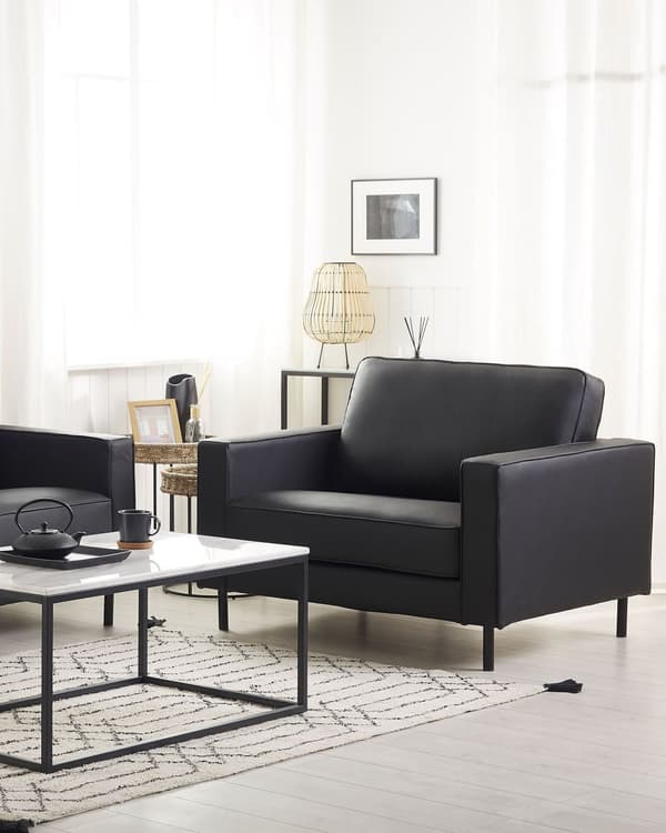 Lenestol Svart Spalteskinn Minimalistisk Stue Aksentstol Svarte Ben Skinnearm