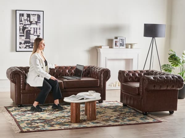 Chesterfield Lenestol Brun Imitert Skinn Svarte Ben