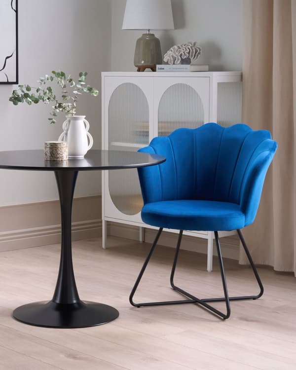 Armløs stol marineblå fløyelspolstring vintage klassisk design svart metallramme