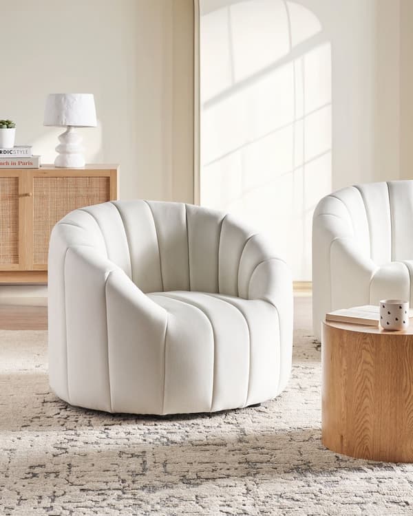 Sammet fåtölj Off-White Mjukt Tyg Modern Retro Design Tuftad Sits Lågt Ryggstöd Vardagsrum