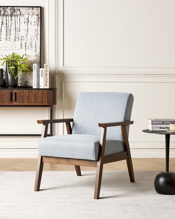 Lænestol Lysegrå Stof Stuestol med Armlæn til Stuen Bred Hvilestol Polstret Retro Design Møbel