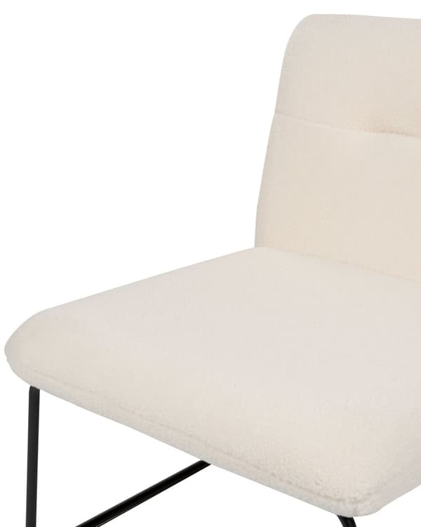 Lenestol Hvit Boucléstoff Svart metallramme Bredt sete Uten armlener Vintage design Hvilestol