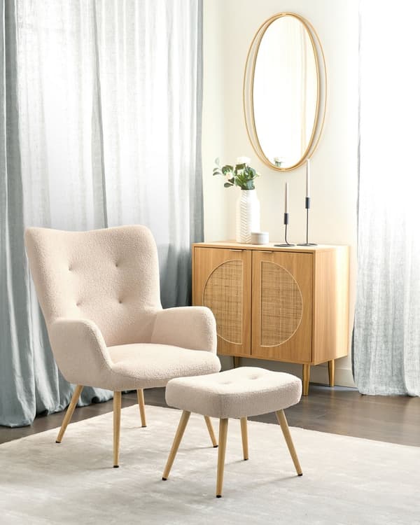Nojatuoli beige bukleeverhoilu rahilla pörröinen tuftattu retro