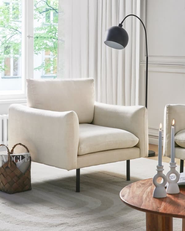Lenestol Lys beige stoff Svarte ben Moderne retrostil