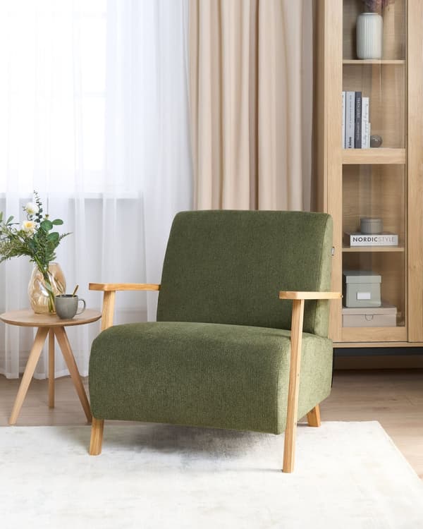 Nojatuoli vihreä kangas verhoiltu puujalat kalteva olohuoneen minimalistinen retro