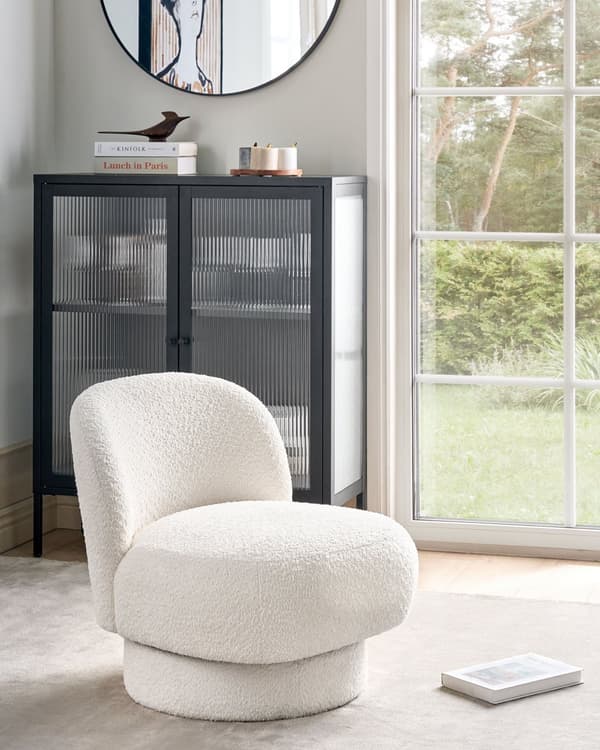 Lenestol Hvit Bouclé Rund form Buet ryggstøtte Svingbar Retro design Hvilestol