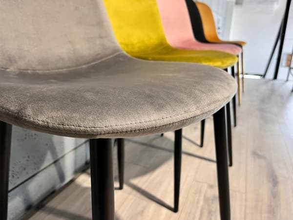 GIULIA VELVET GREY stoppad stol