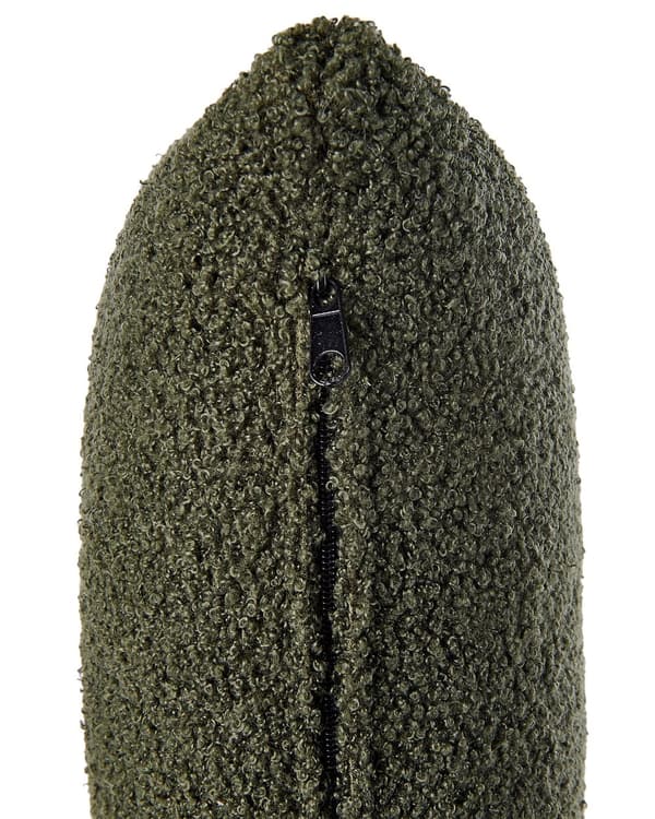 Fåtölj Mörkgrön Bouclé Tyg Mjukt Nubbigt Ben i Ljust Trä Böjt Ryggstöd Retro Glam Art Deco Stil