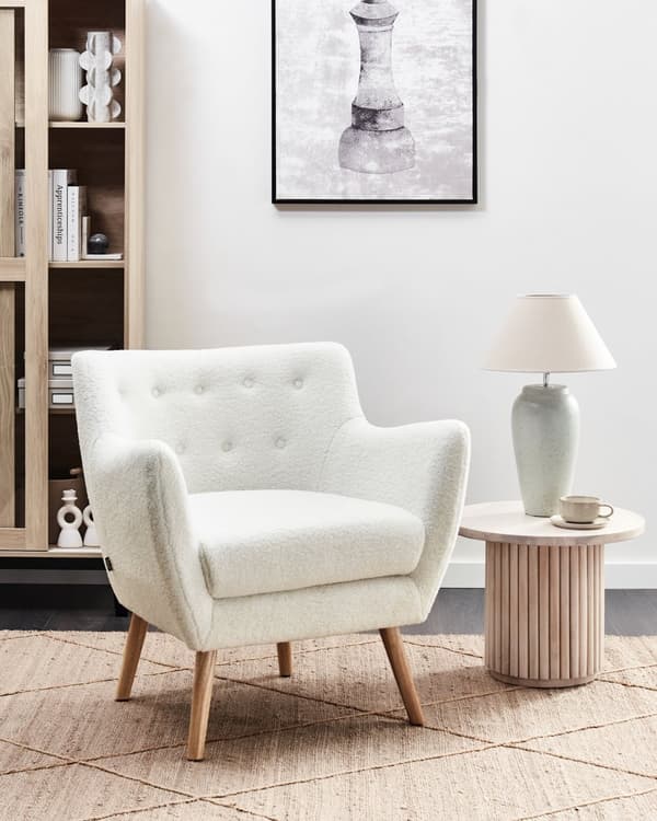 Lænestol Hvid Boucle Stuestol med Armlæn til Stuen Bred Hvilestol med Wingback Ryg Stol Plys Polstret Design Møbel