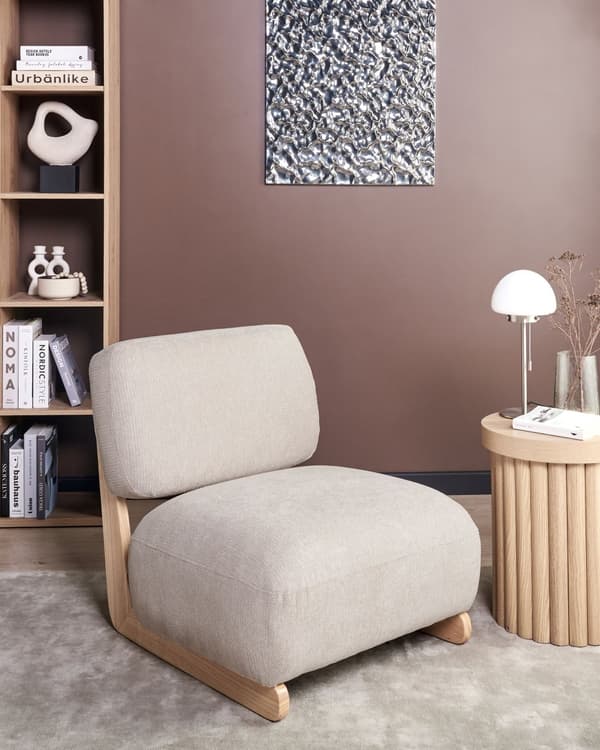 Lænestol beige stofpolstret massive træben retrostil traditionelt design stue Stue Værelse