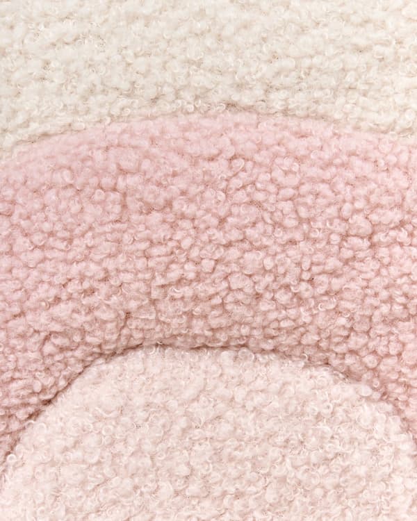 Børnelænestol i pink boucle til børneværelset