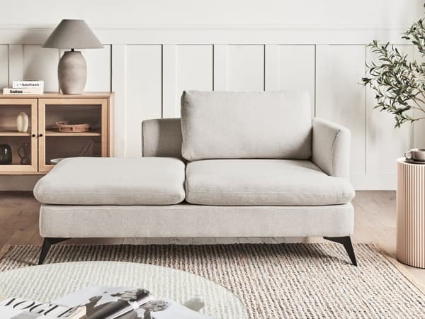 Sjeselong Lys Beige Høyrevendt Polyester Stofftrekk med Dekorativ Pute Metall Ben Moderne Design Stue