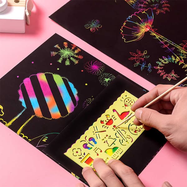 Rainbow Scratch Art Paper ja työkalut - 50 paperia