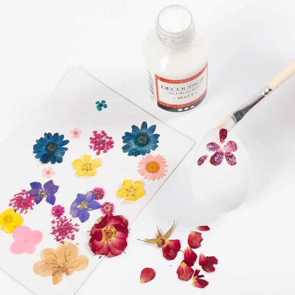 DIY Kit - Påskpyssel med 12 st Decoupage Ägg
