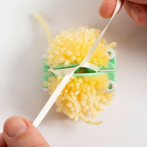 Mini Kit Påskpyssel - Pompom Kycklingar