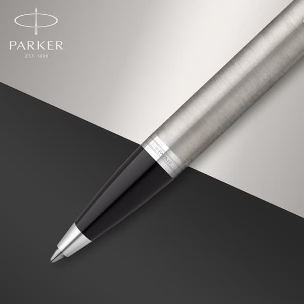 Sæt kuglepen + Parker IM Silver CT fyldepen i æske med etui 2214458