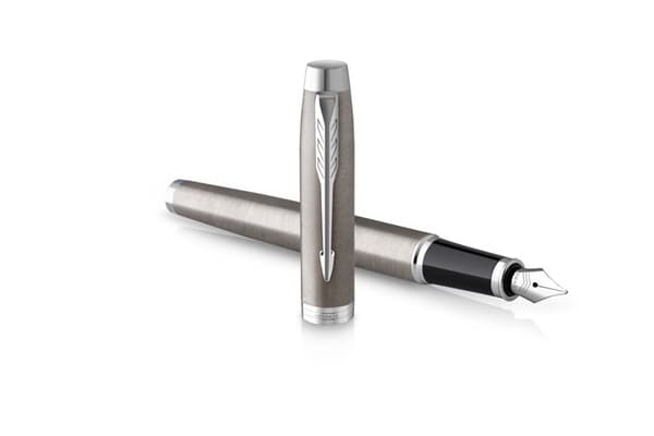 Sæt kuglepen + Parker IM Silver CT fyldepen i æske med etui 2214458