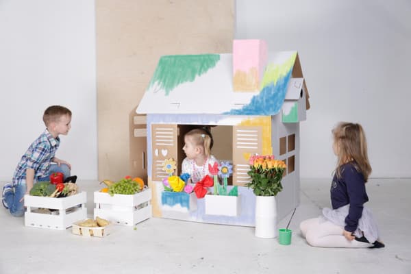 Blommande hus i kartong (Måla själv)