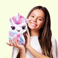 Pikkukuva 6 / 6: Canal Toys Yksisarvinen Personoitava Airbrush-pehmolelu - Ruiskutaidepehmolelu tusseilla ja sapluunoilla - 6-vuotiaasta alkaen - OFG 274