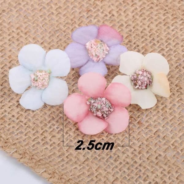 80st Mini konstgjorda blommor Konstgjorda Daisy Head Handgjorda Flerfärgad för bröllop Scrapbooking Dekoration Kläder Acc