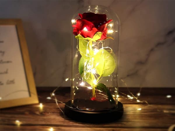 Evig ros i glas present led lysande låda