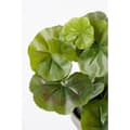 Miniatyrbild 3 av 4: Konstgjord pelargonplanta i cementkruka - H34 x Ø20 cm - Laxrosa - Glimmerdekorationer