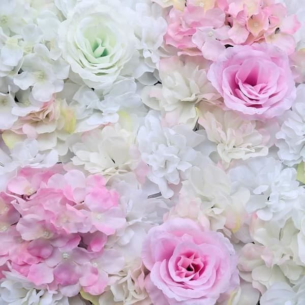 Konstgjord hortensia sidenrosa blomma bröllop vägg bakgrund rosa och vit