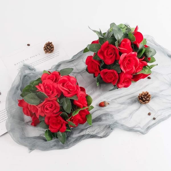Lollanda Konstgjord rosenväxt och grön växtdekoration – Rosgirlang med blad, realistisk blomdekoration för hem och trädgård