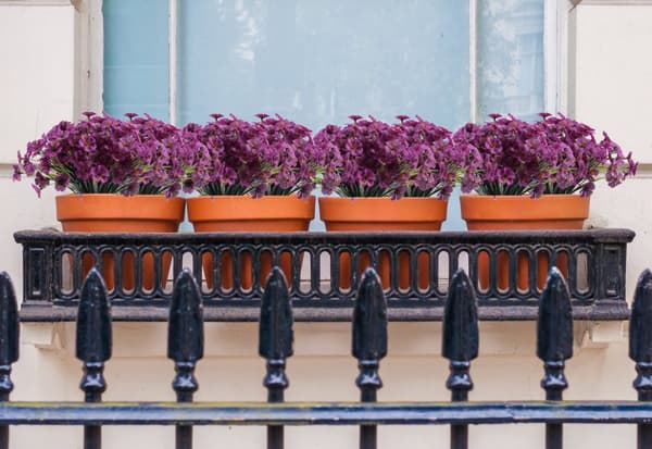 Lollanda Konstgjorda blommor, UV-beständig, underhållsfri, vattentålig, långvarig, elegant, dekorativ, för balkong, trädgård, fester