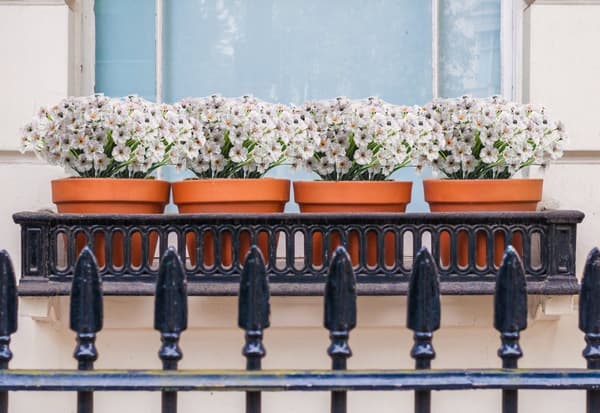 Lollanda Konstgjorda blommor, UV-beständig, underhållsfri, vattentålig, långvarig, elegant, dekorativ, för balkong, trädgård, fester
