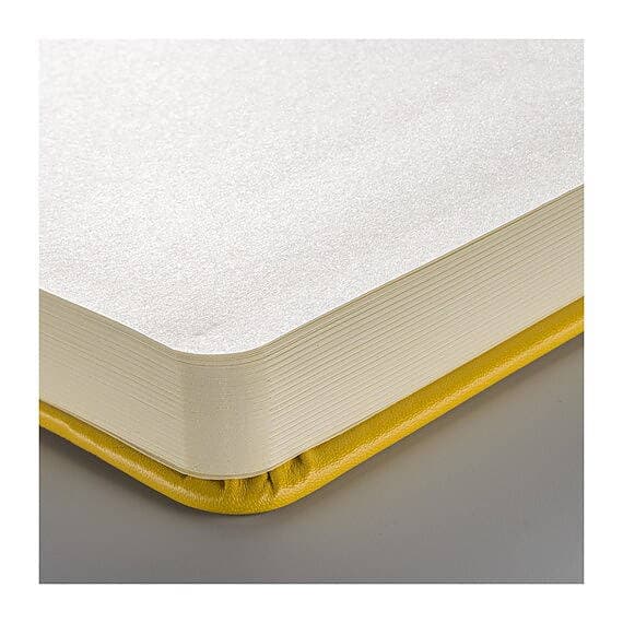 Skissbok Golden Yellow 12x12 cm 140g 80 creme vita sidor Talens Art Creation