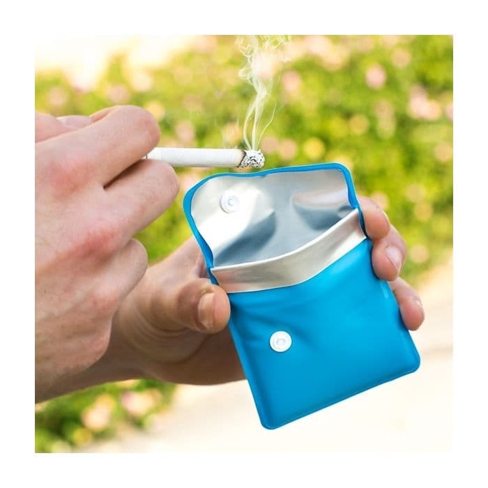 Fick askkopp portabel mini ficka askkopp * Mått: 8 x 8 x 0,5 cm * Material: plast * Färg: slumpmässigt