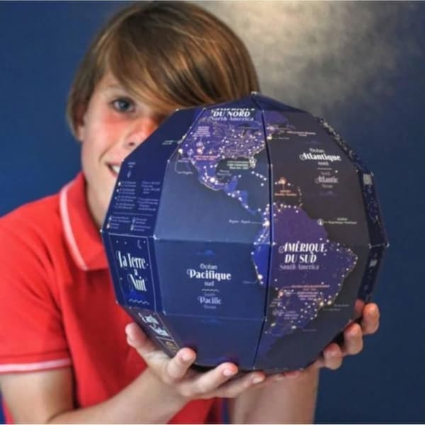 Globe att bygga FOSFORISERANDE: JORDEN PÅ NATTEN