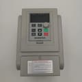 Miniatyrbillede 2 af 2: Frekvensomformer, 220V Enfaset Indgang, 220V Trefaset Udgange, 0.1-400 Hz Udgangsfrekevens,1.5KW 220V(hvid)