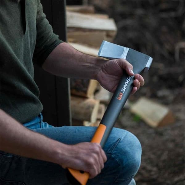 FISKARS Universalyxa 1,7kg X17 M