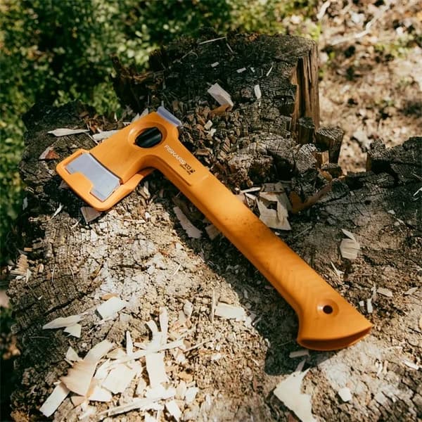 FISKARS X13, Fiskars liten yxa friluftsliv, Fiskars campingyxa liten