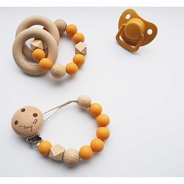 Babyskallra av trä Nordic Love Mango från Tiny Tot