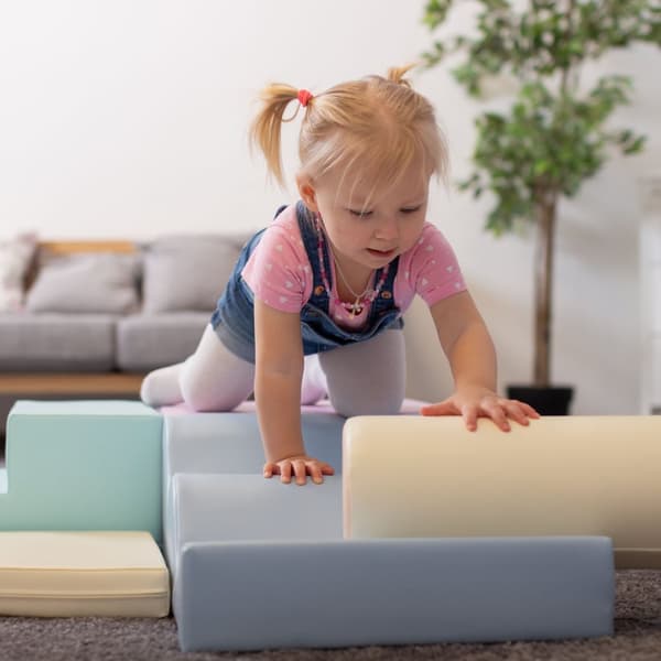 IGLU Soft Play klätterblock för inlärning av Montessorimotorik genom skumformer